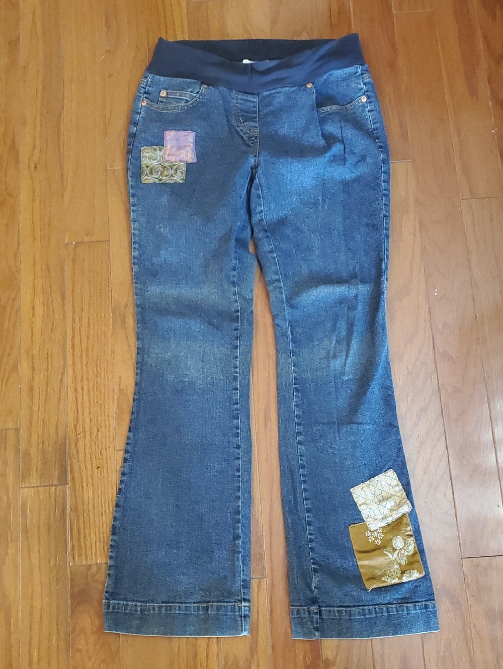 Two Hearts Maternity Jeans Size Small Patches